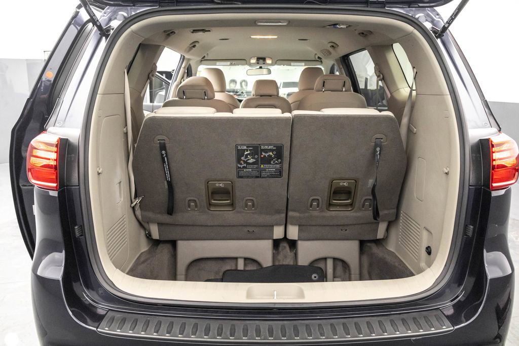 Used 2021 Kia Sedona LX image 25