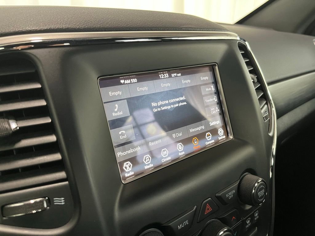 Used 2020 Jeep Grand Cherokee Laredo AWD/4WD image 13