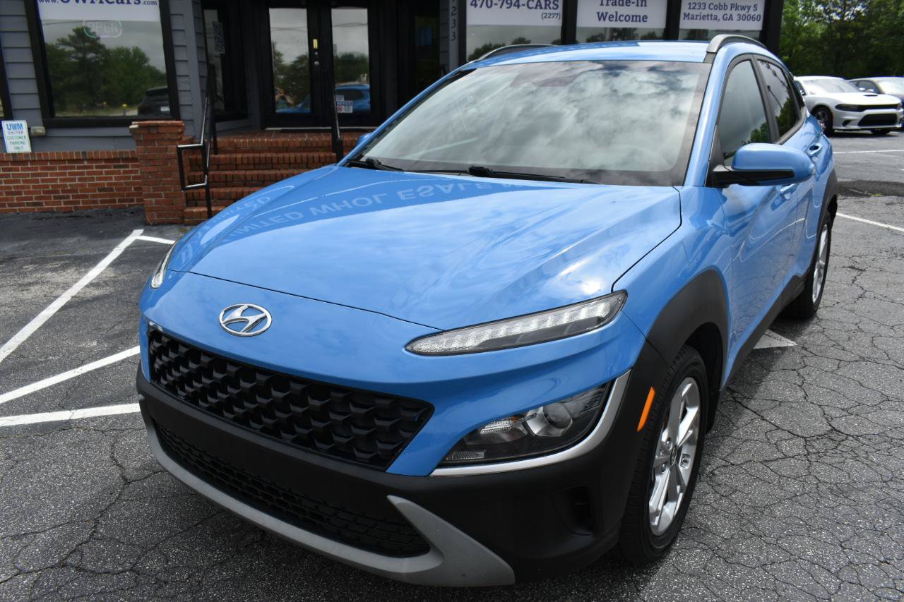 Used 2022 Hyundai Kona SEL w/ Cargo Package FWD image 2