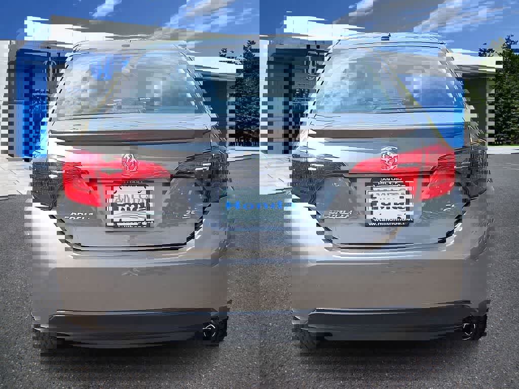 Used 2017 Toyota Corolla SE w/ SE Premium Package FWD image 23