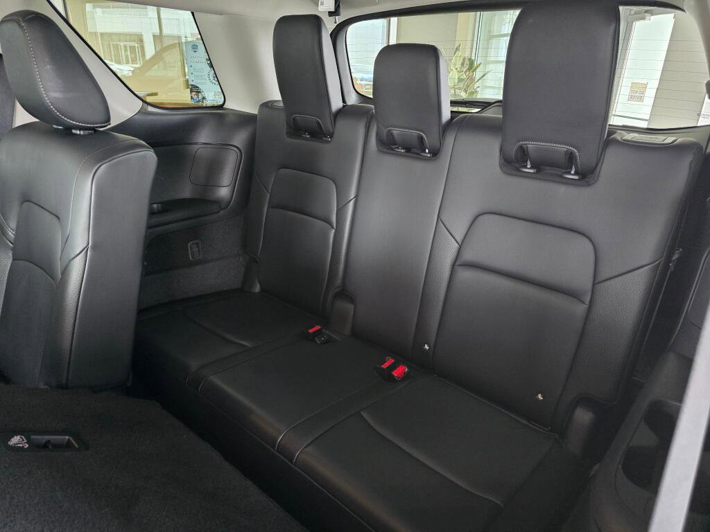 Used 2025 Nissan Pathfinder SL image 39