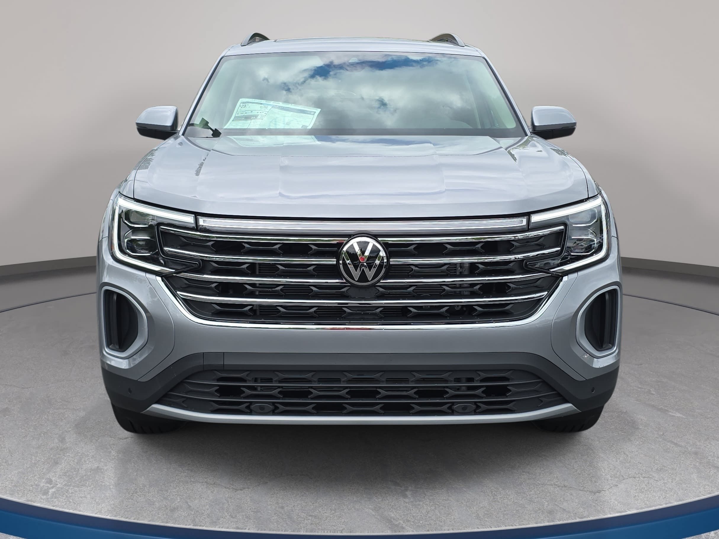 New 2026 Volkswagen Atlas SE FWD image 2