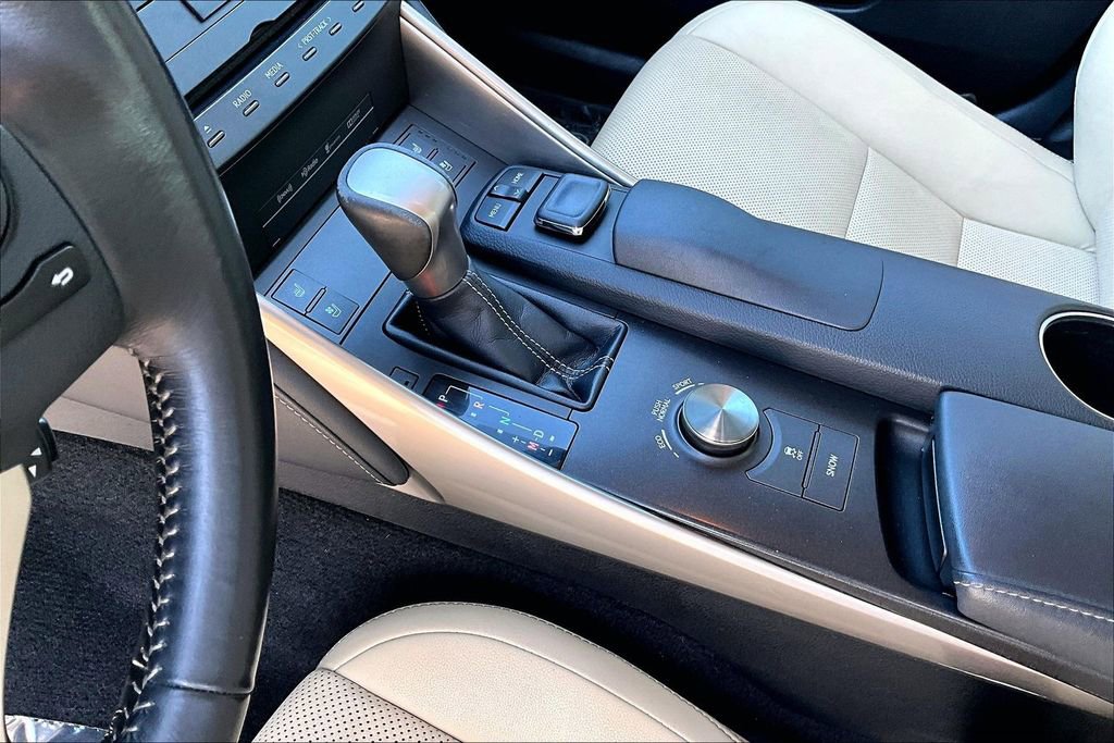 Used 2016 Lexus IS 300 AWD w/ Navigation System Package image 17