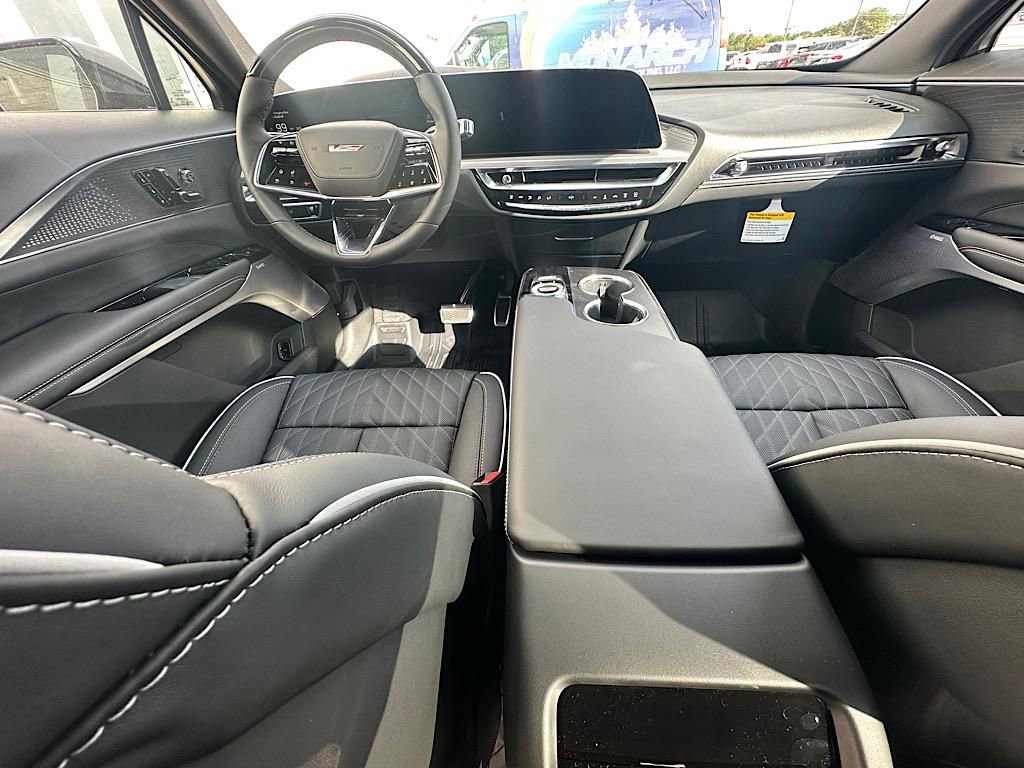 New 2026 Cadillac Lyriq V AWD/4WD image 13