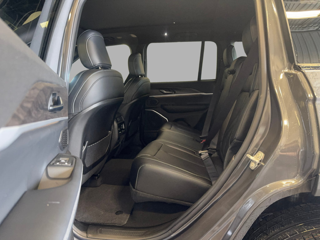 New 2026 Jeep Grand Cherokee Limited AWD/4WD image 10