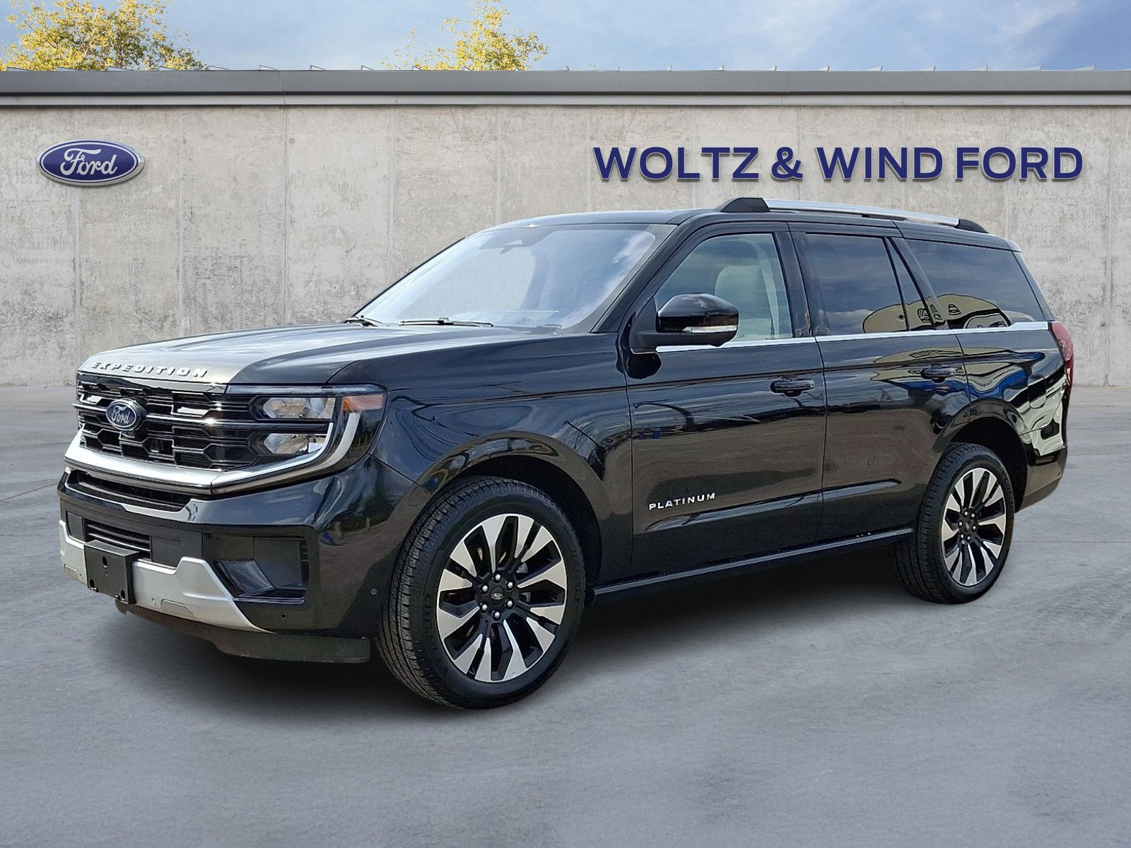 Used 2025 Ford Expedition Platinum w/ Driver's Package image 3