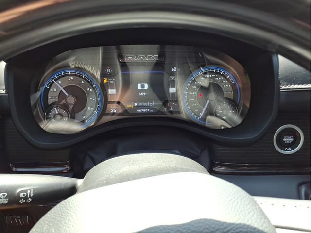 Used 2022 RAM 1500 Limited w/ Body Color Bumper Group AWD/4WD image 18