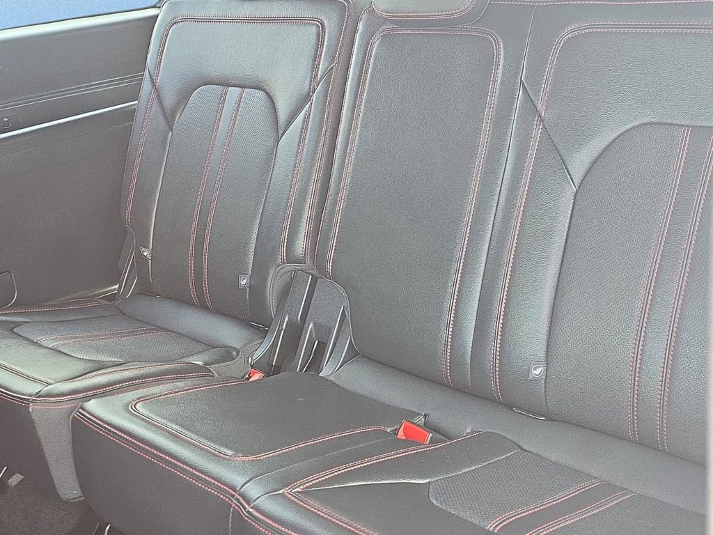 Used 2024 Ford Expedition Limited image 17