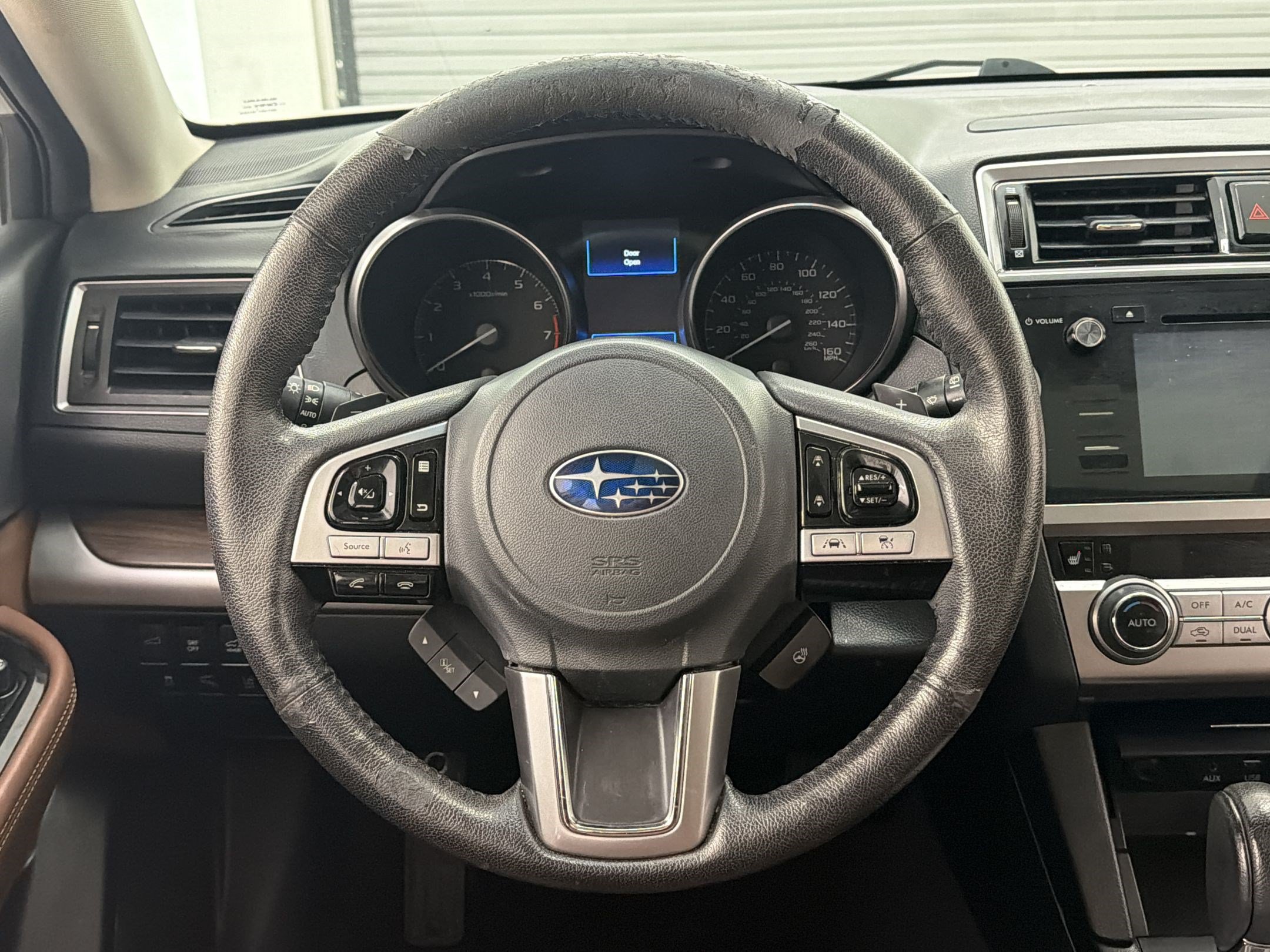 Used 2017 Subaru Outback 3.6R Touring AWD/4WD image 11