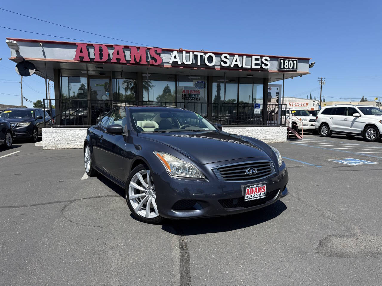 Used 2010 INFINITI G37 Journey w/ Premium Pkg
