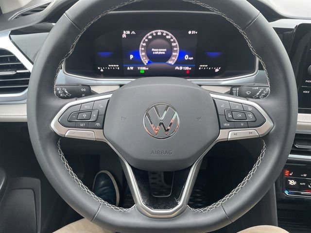 Certified 2025 Volkswagen Taos SE w/ Panoramic Sunroof Package AWD/4WD image 14