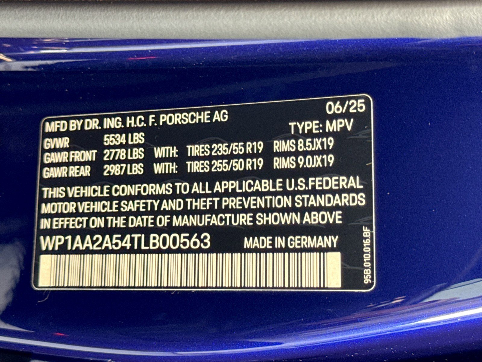 Certified 2026 Porsche Macan AWD/4WD image 27