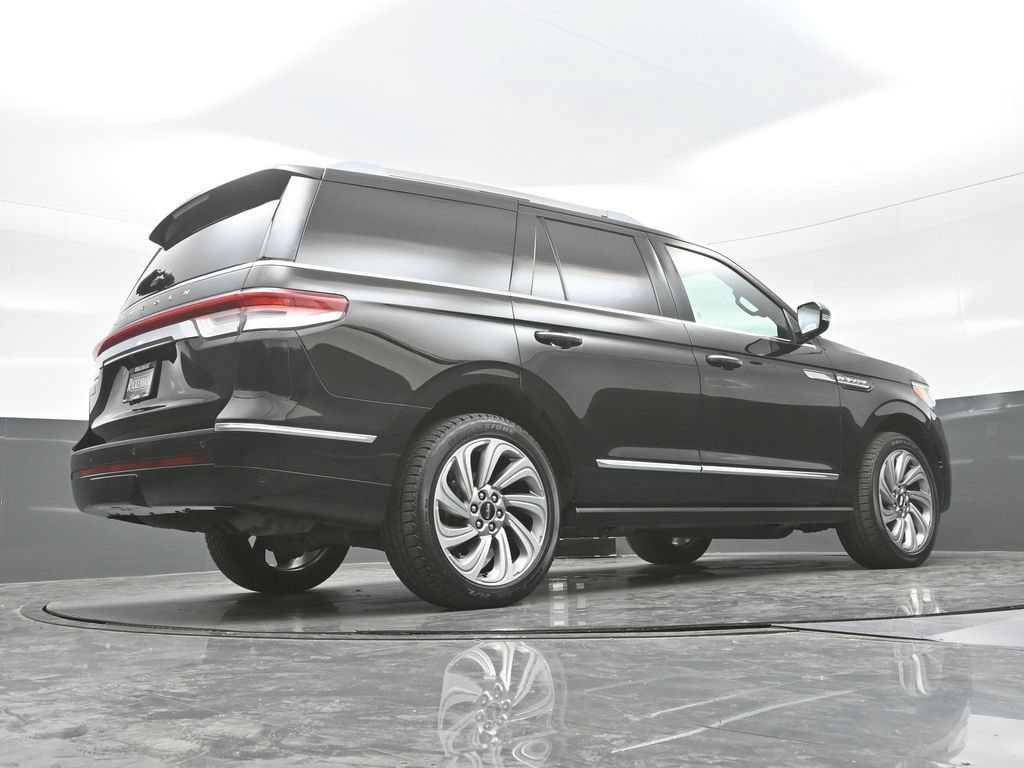 Used 2022 Lincoln Navigator Reserve AWD/4WD image 27