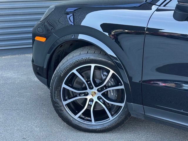Certified 2024 Porsche Cayenne AWD/4WD image 11
