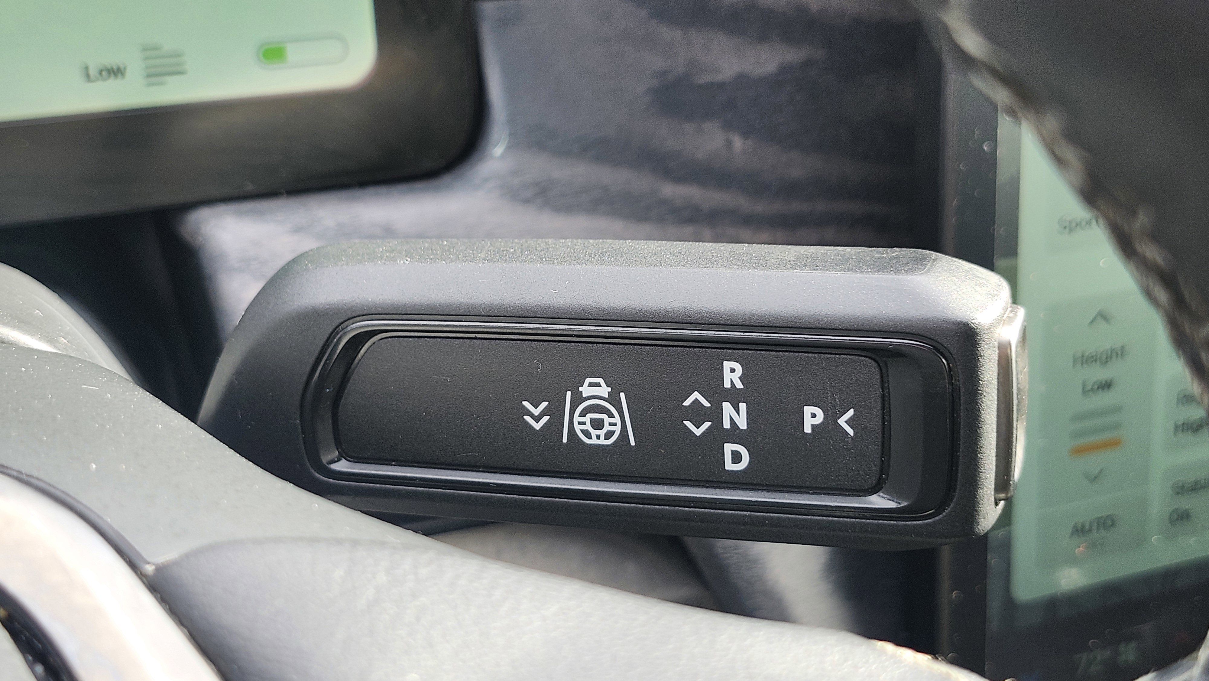 Used 2022 Rivian R1T Launch Edition image 32