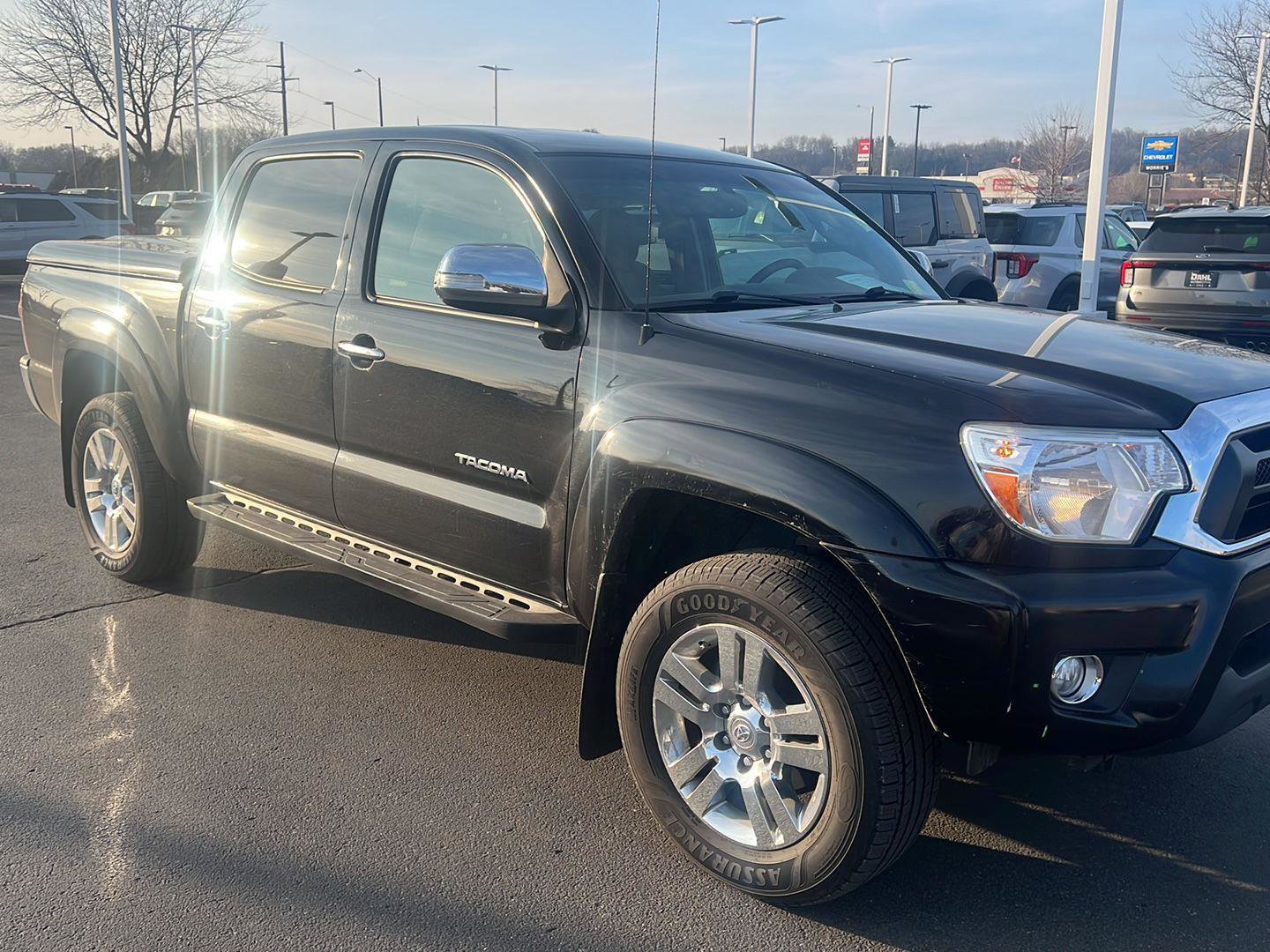 Used 2014 Toyota Tacoma 4x4 Double Cab w/ Limited Package image 2