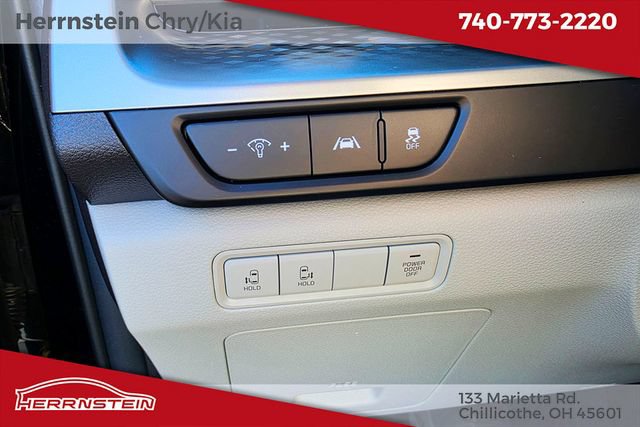 Used 2024 Kia Carnival LX FWD image 21