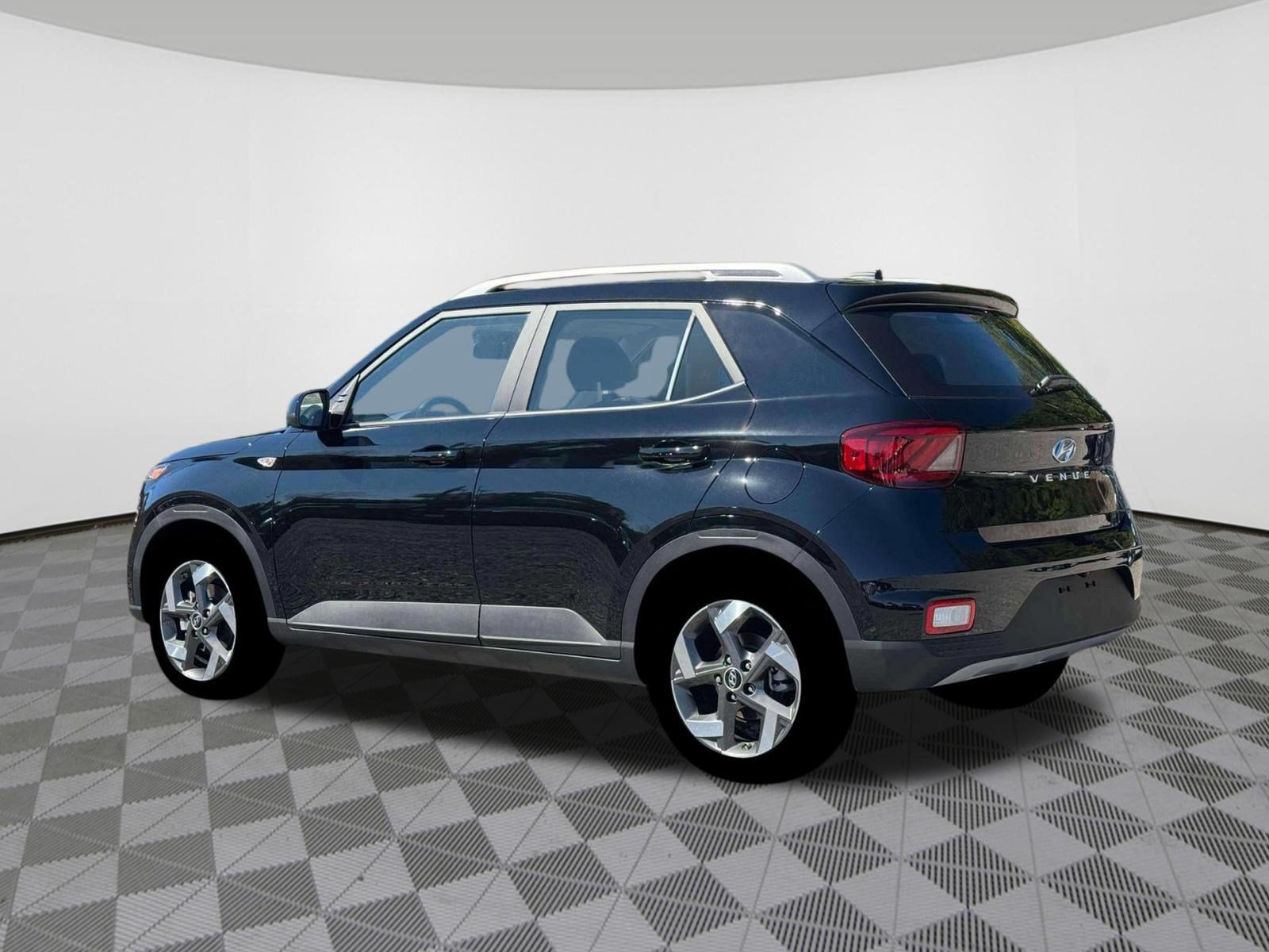 New 2026 Hyundai Venue SEL FWD image 4