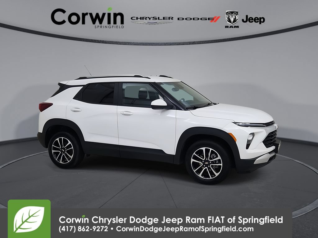 Used 2025 Chevrolet TrailBlazer LT AWD/4WD image 1
