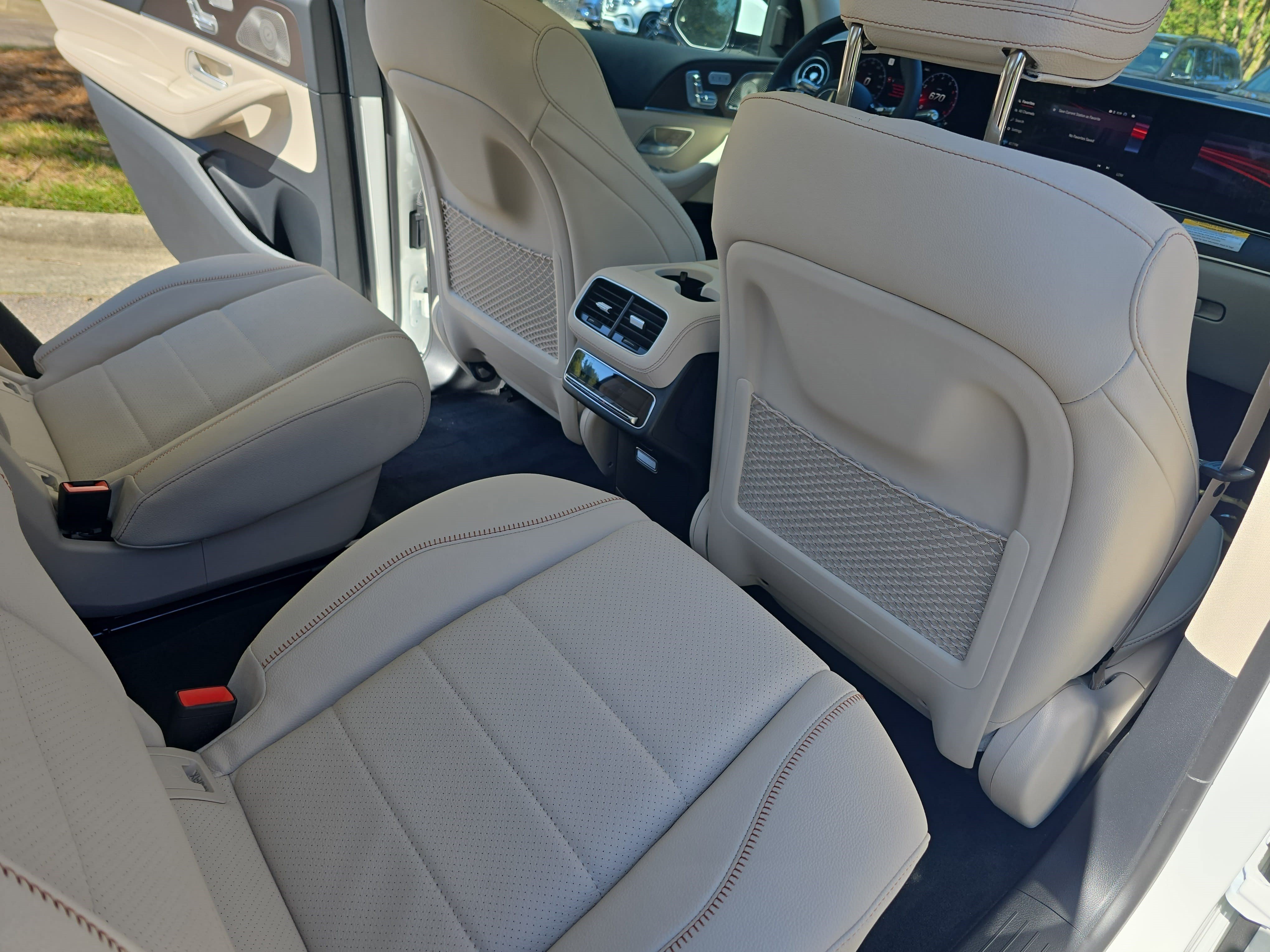 New 2027 Mercedes-Benz GLS 450 4MATIC image 11