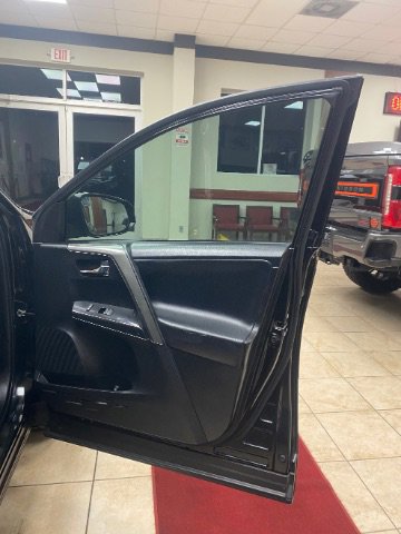 Used 2016 Toyota RAV4 SE FWD image 13