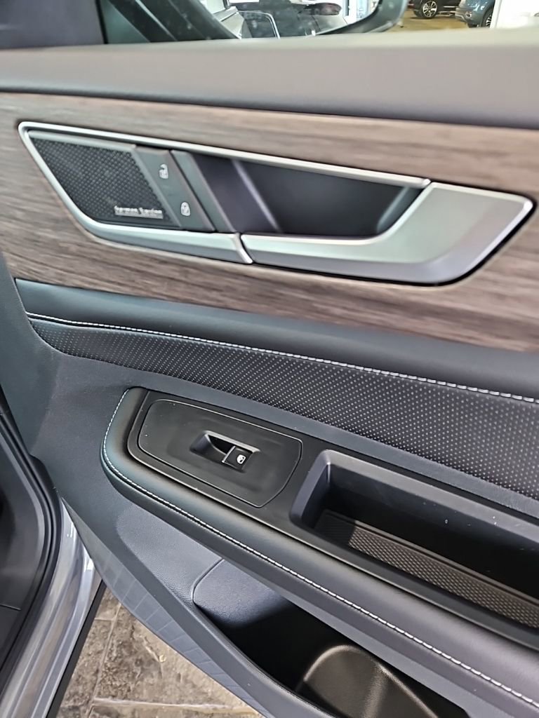 New 2026 Volkswagen Atlas SEL Premium R-Line image 12