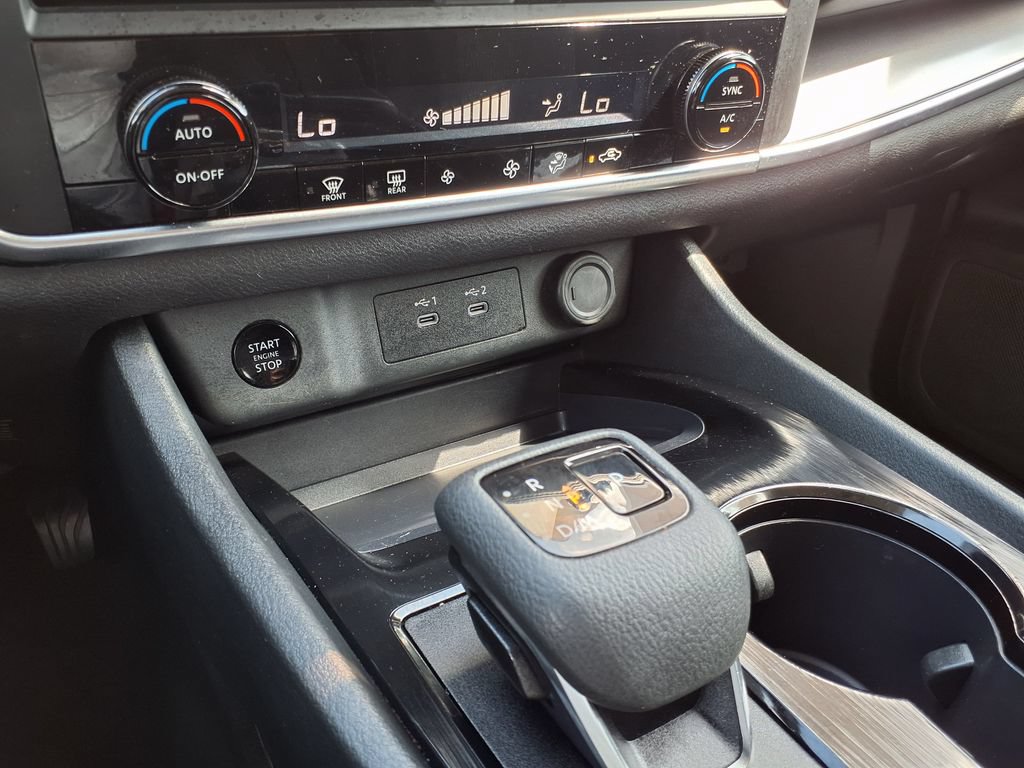 Used 2024 Nissan Rogue SV FWD image 35