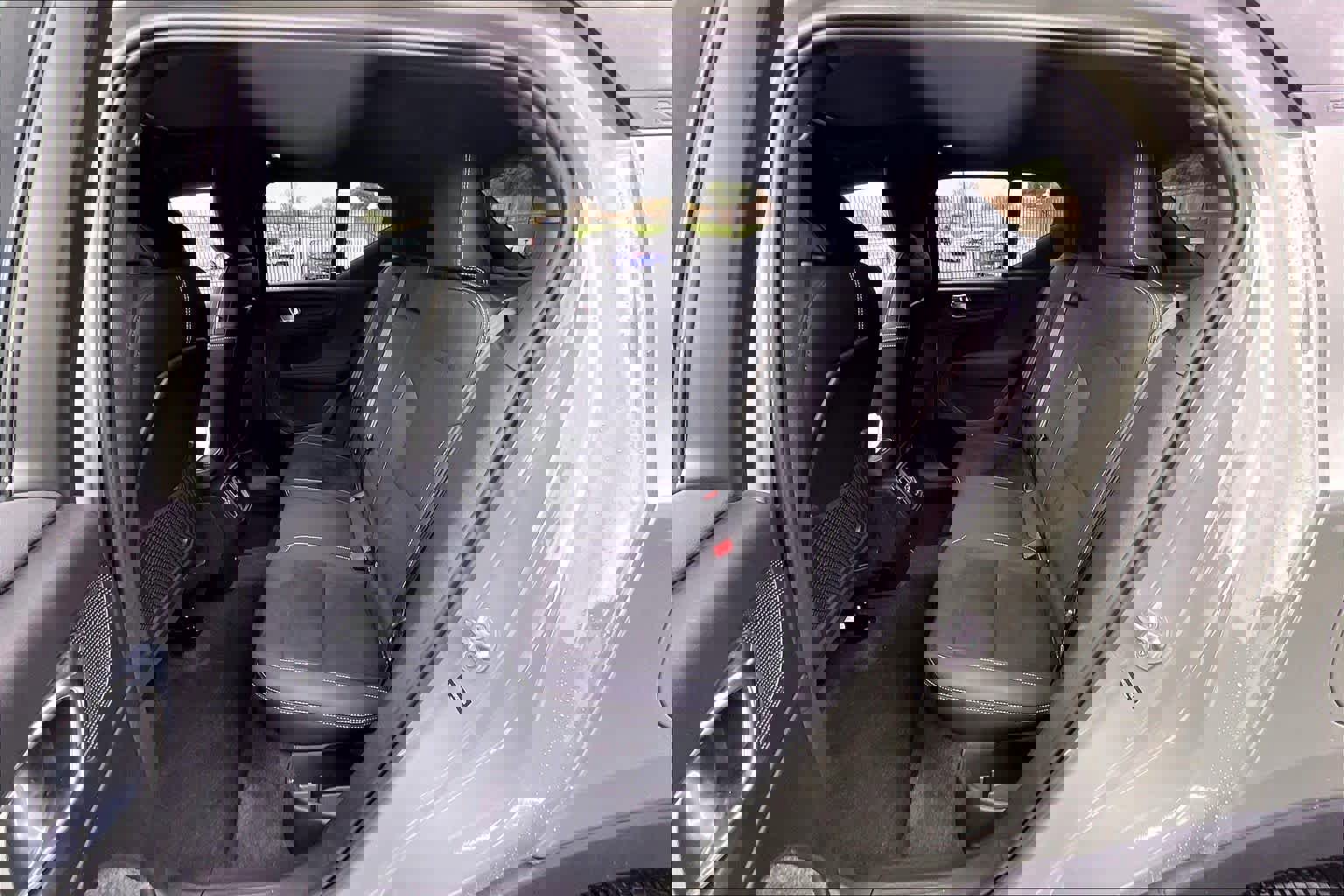 Used 2023 Volvo XC40 Recharge Ultimate image 29