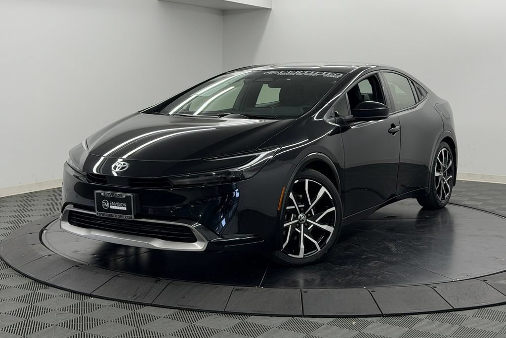 Used 2025 Toyota Prius Plug-In Hybrid FWD video 3