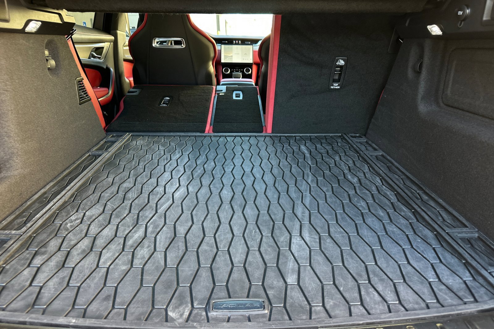 Used 2025 Jaguar F-PACE R-Dynamic S image 16