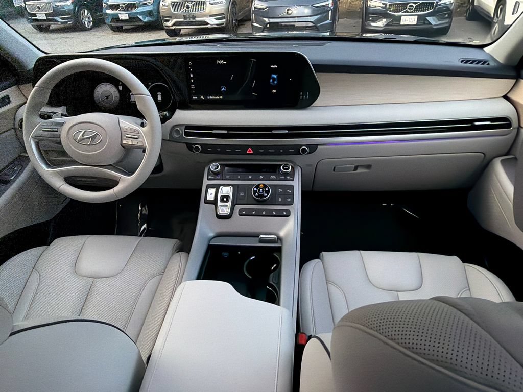 Used 2024 Hyundai Palisade Limited AWD/4WD image 21
