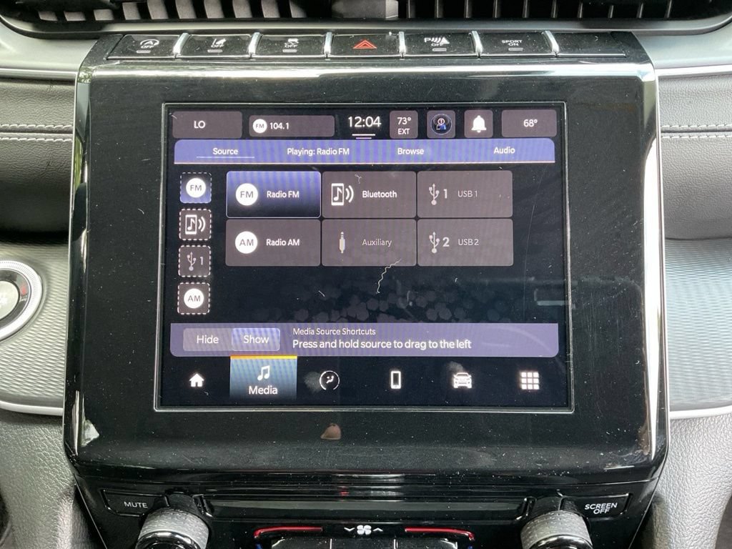Used 2023 Jeep Grand Cherokee Laredo AWD/4WD image 33