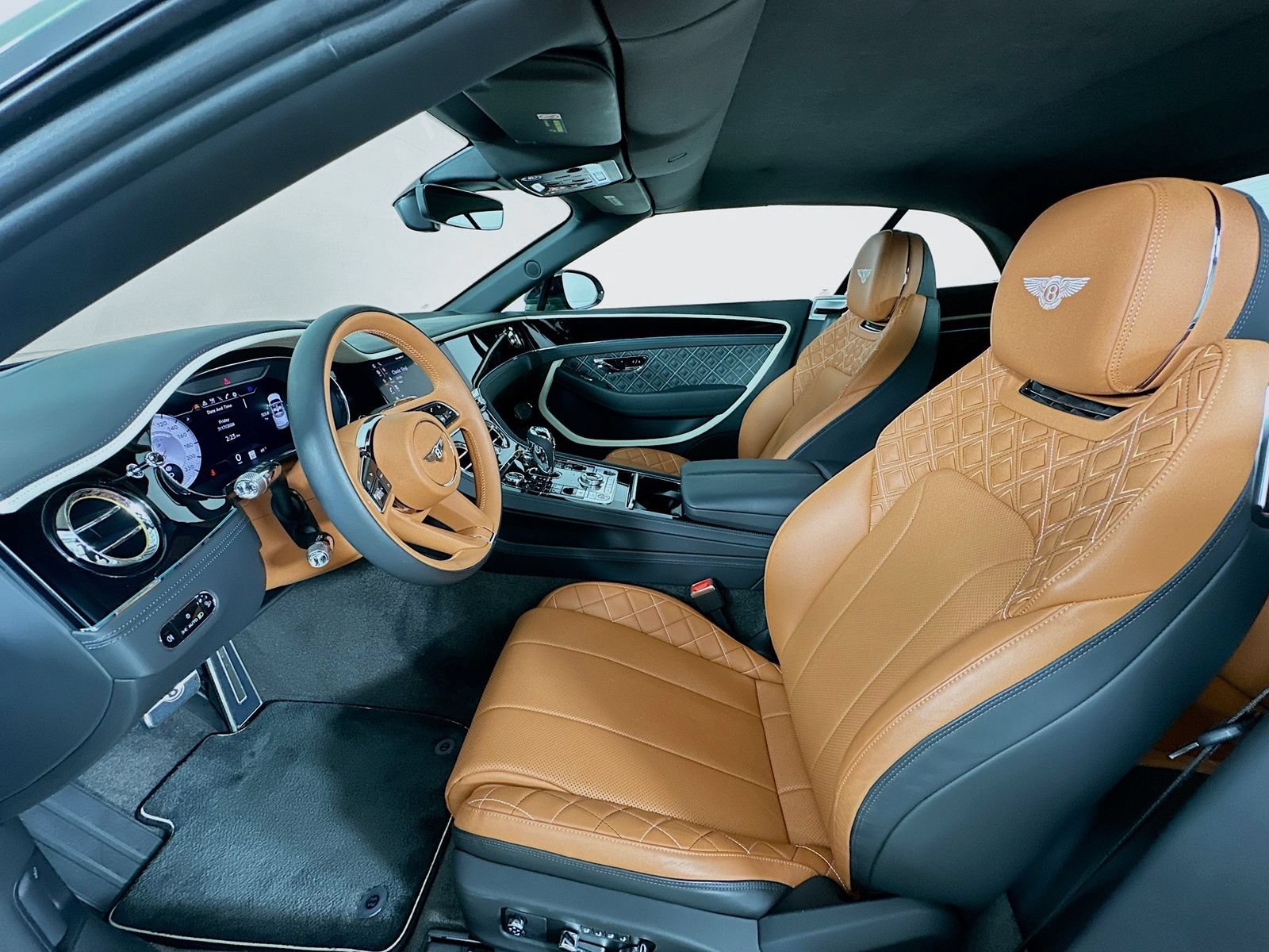 Used 2024 Bentley Continental GT Mulliner AWD/4WD image 35