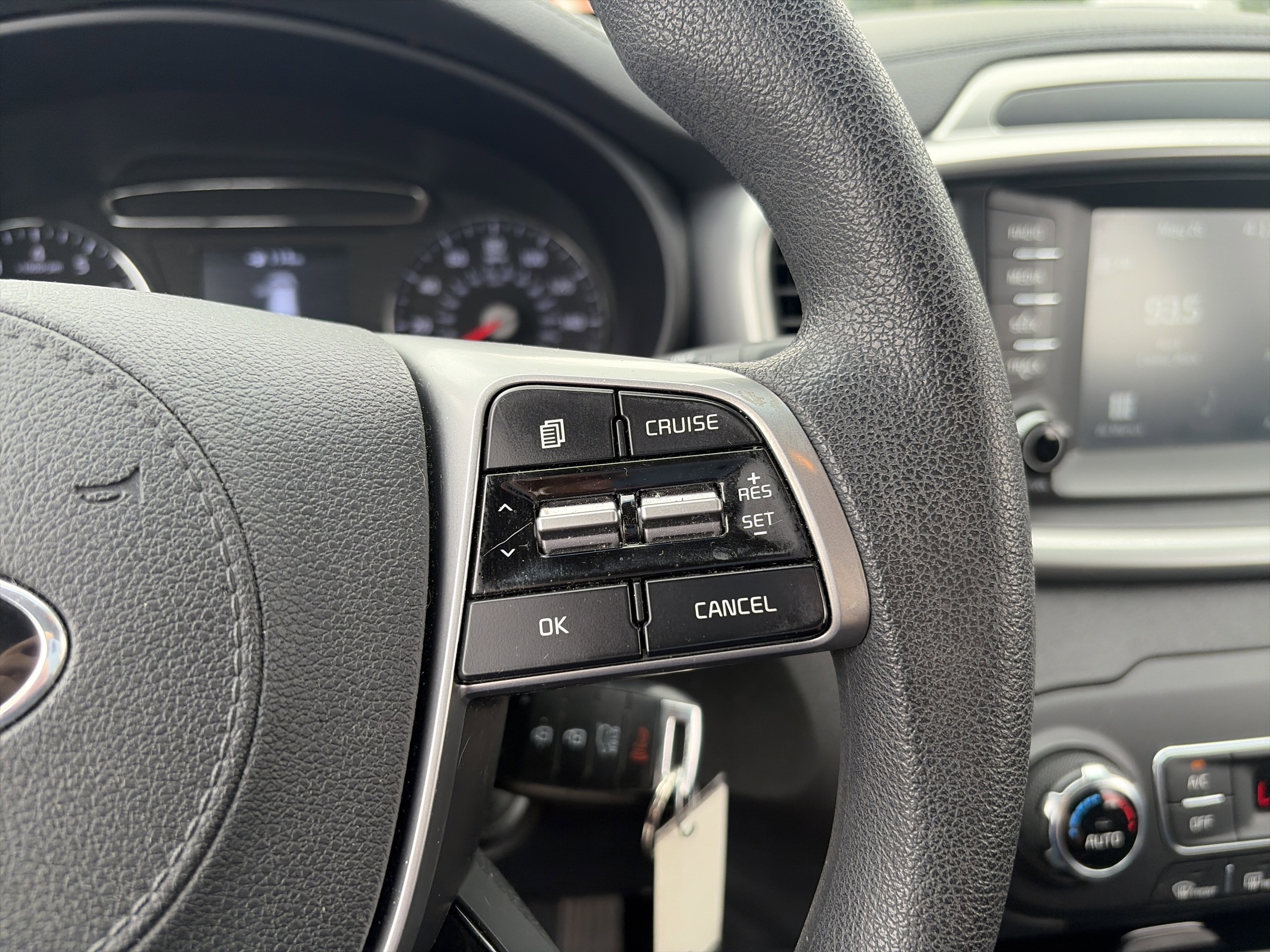 Used 2019 Kia Sorento AWD V6 image 32