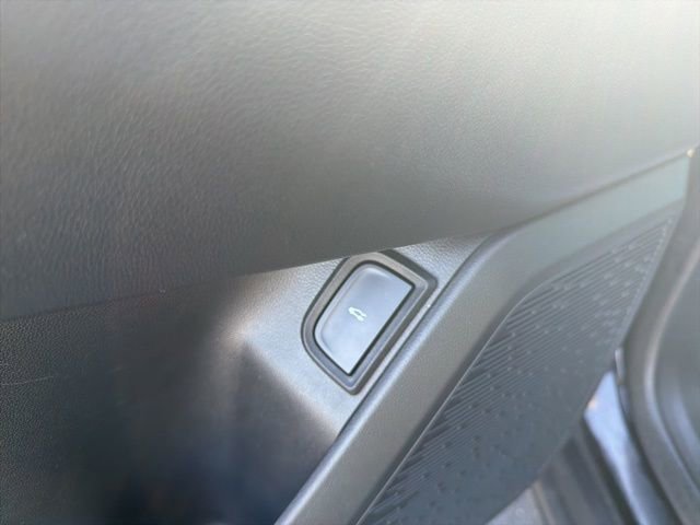 Used 2025 Chevrolet Equinox LT w/ Convenience Package II image 23