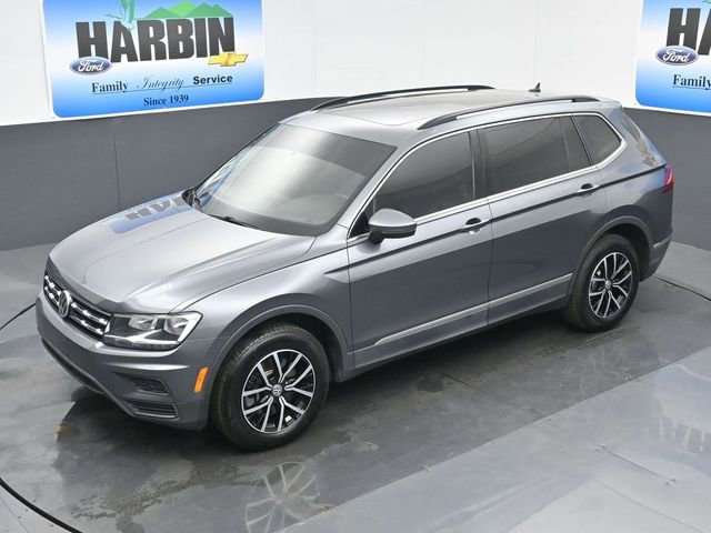 Used 2021 Volkswagen Tiguan SE w/ Panoramic Sunroof Package image 24