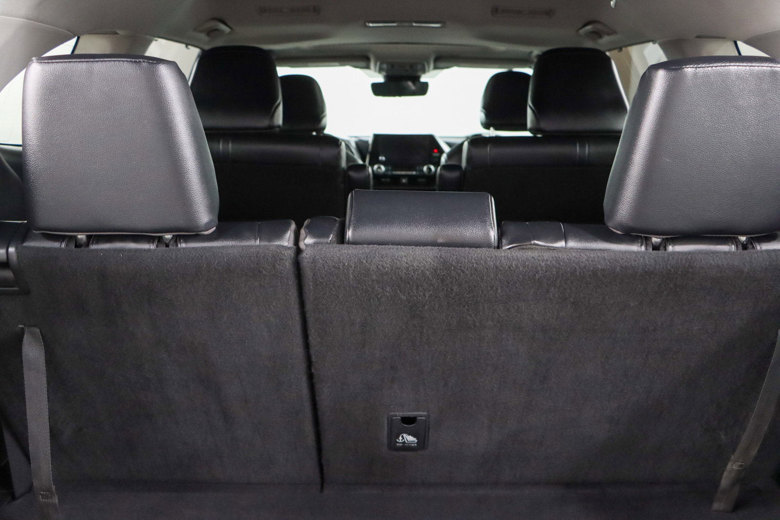 Used 2024 Toyota Highlander XLE image 32