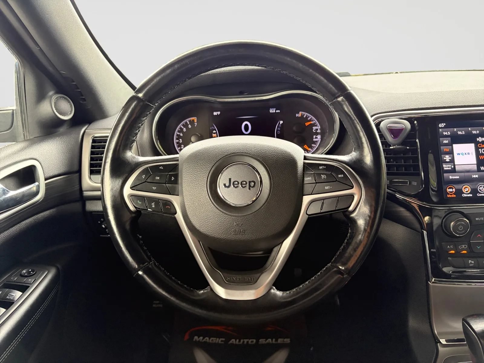Used 2021 Jeep Grand Cherokee Laredo X AWD/4WD image 28