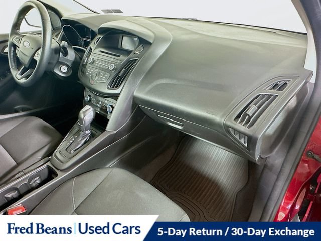 Used 2015 Ford Focus SE w/ SE Cold Weather Package FWD image 34