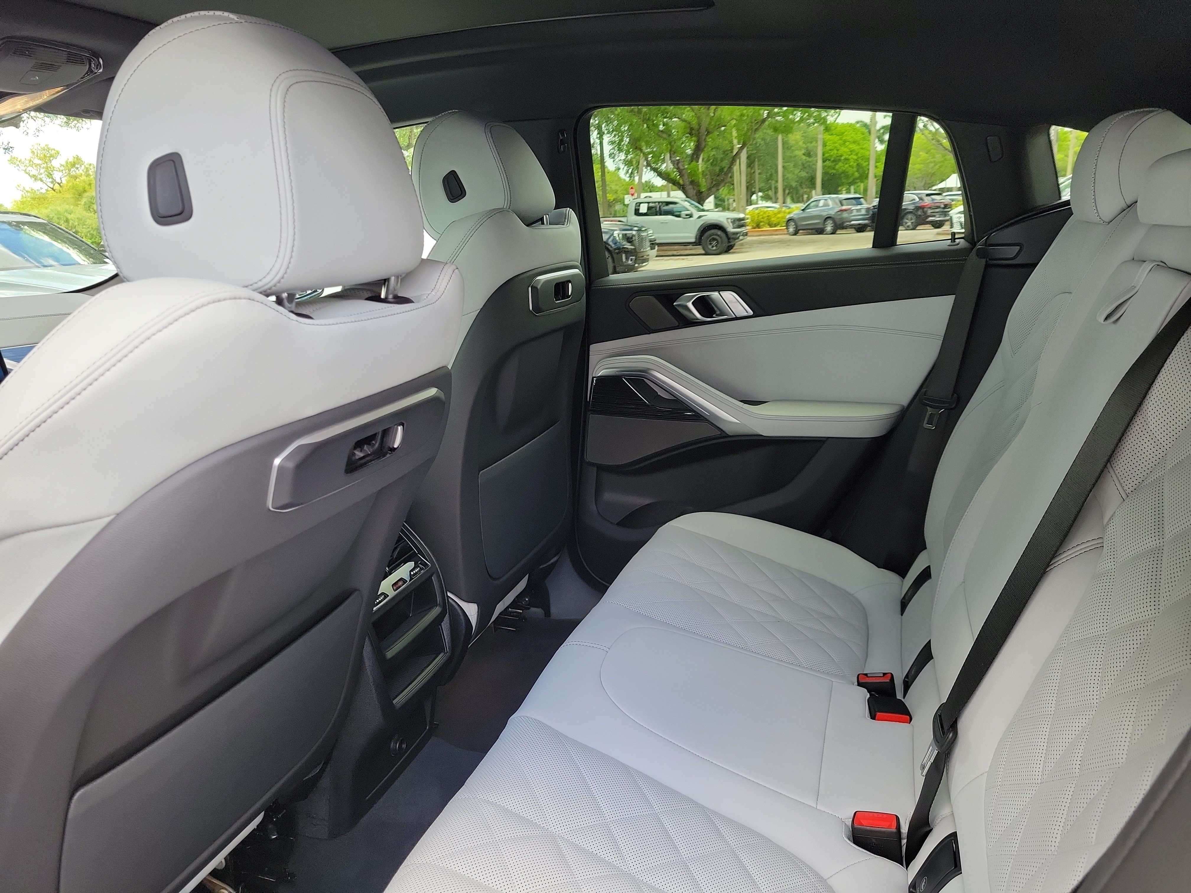 New 2027 BMW X6 xDrive40i AWD/4WD image 12