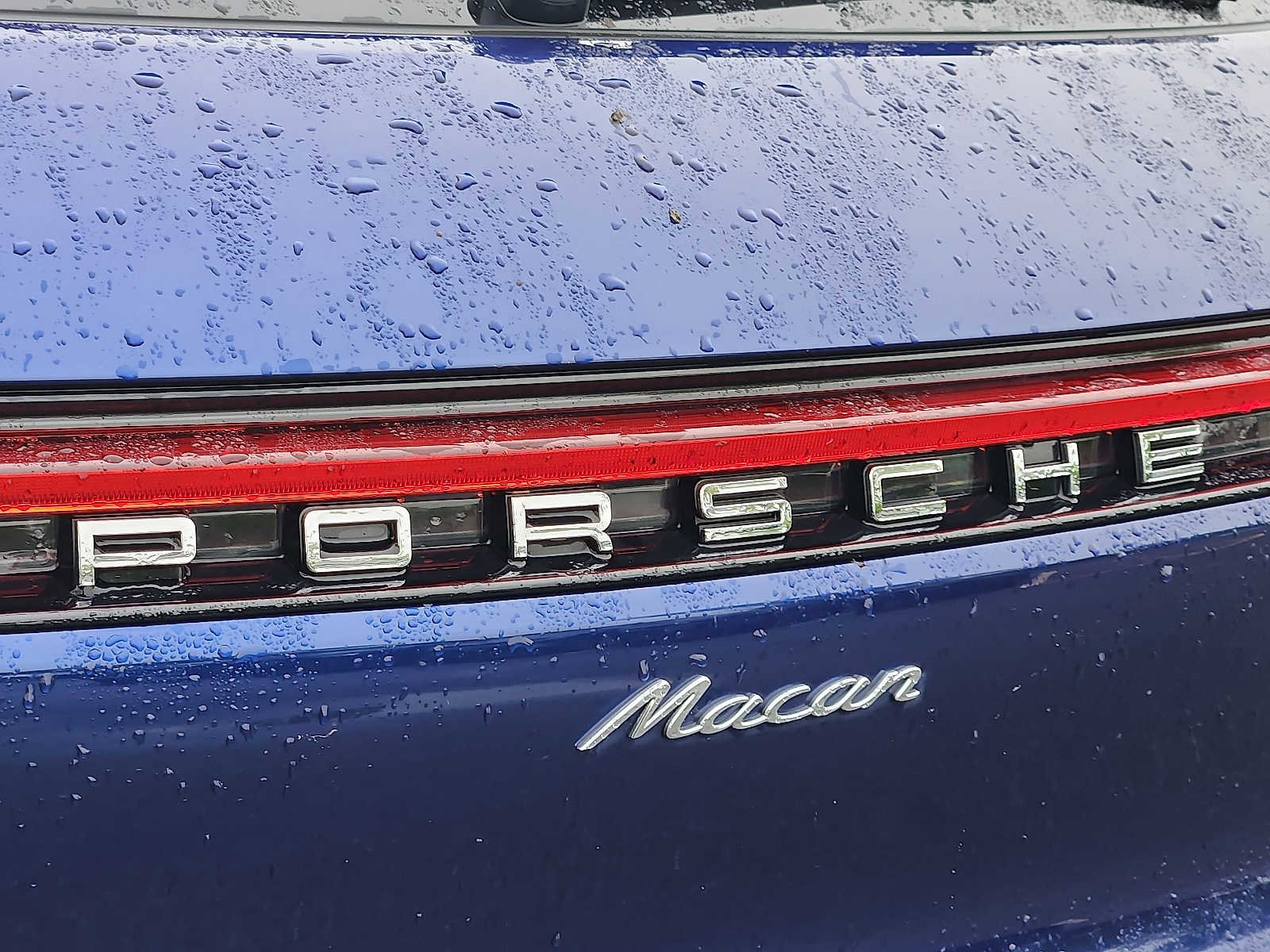 Used 2023 Porsche Macan AWD/4WD image 28