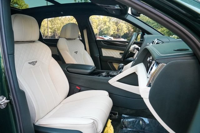 Used 2022 Bentley Bentayga AWD/4WD image 53