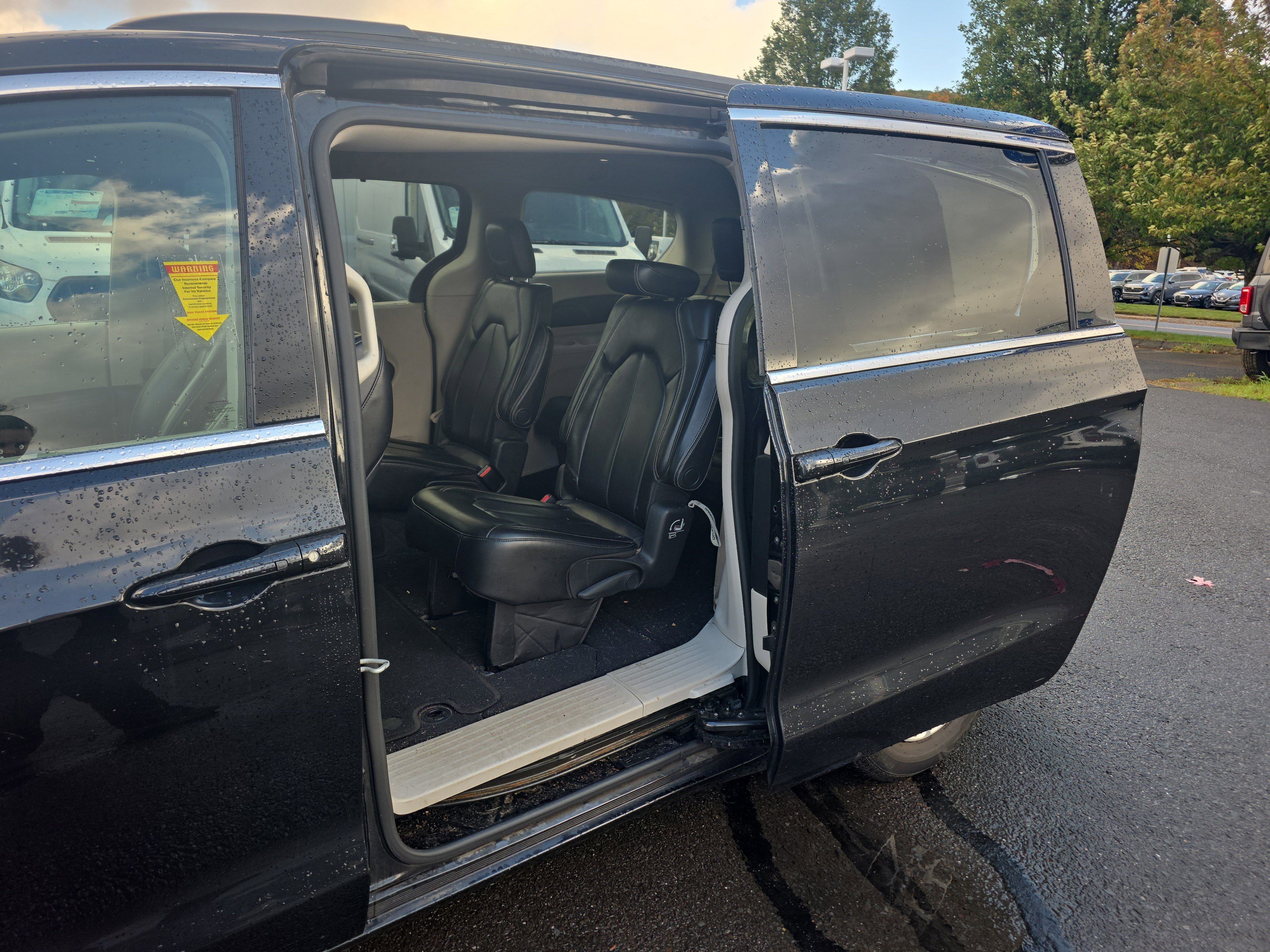 Used 2021 Chrysler Voyager Lxi image 21