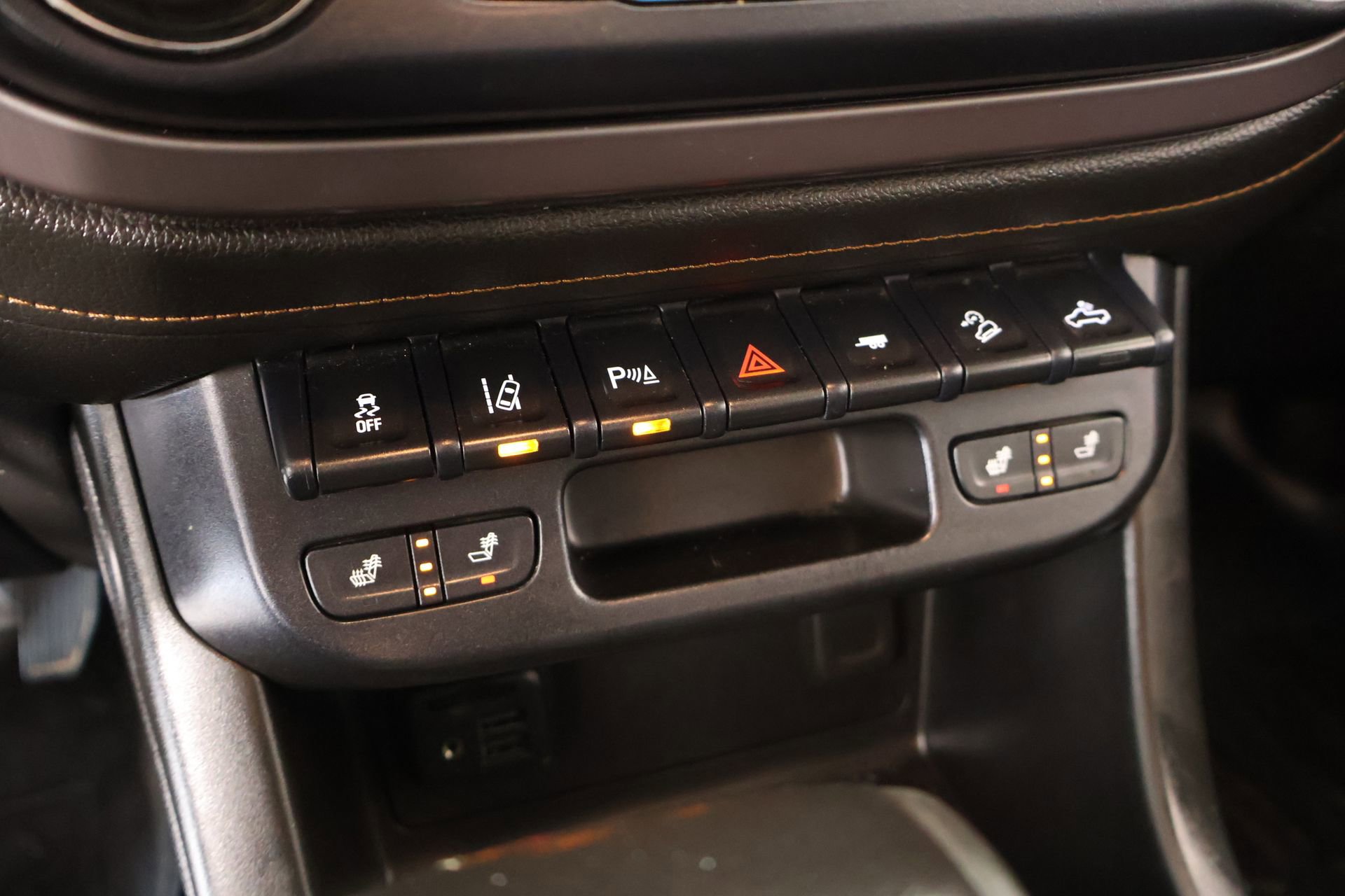 Used 2021 GMC Canyon AT4 w/ Driver Alert Package image 7