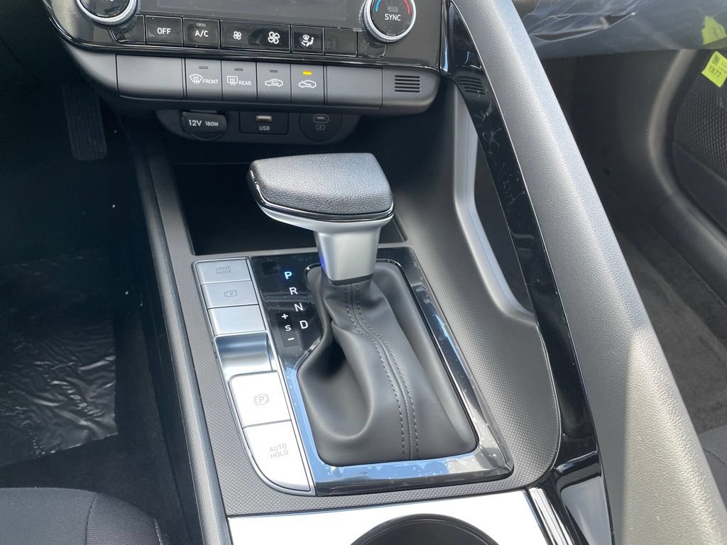 New 2026 Hyundai Elantra Hybrid FWD image 13