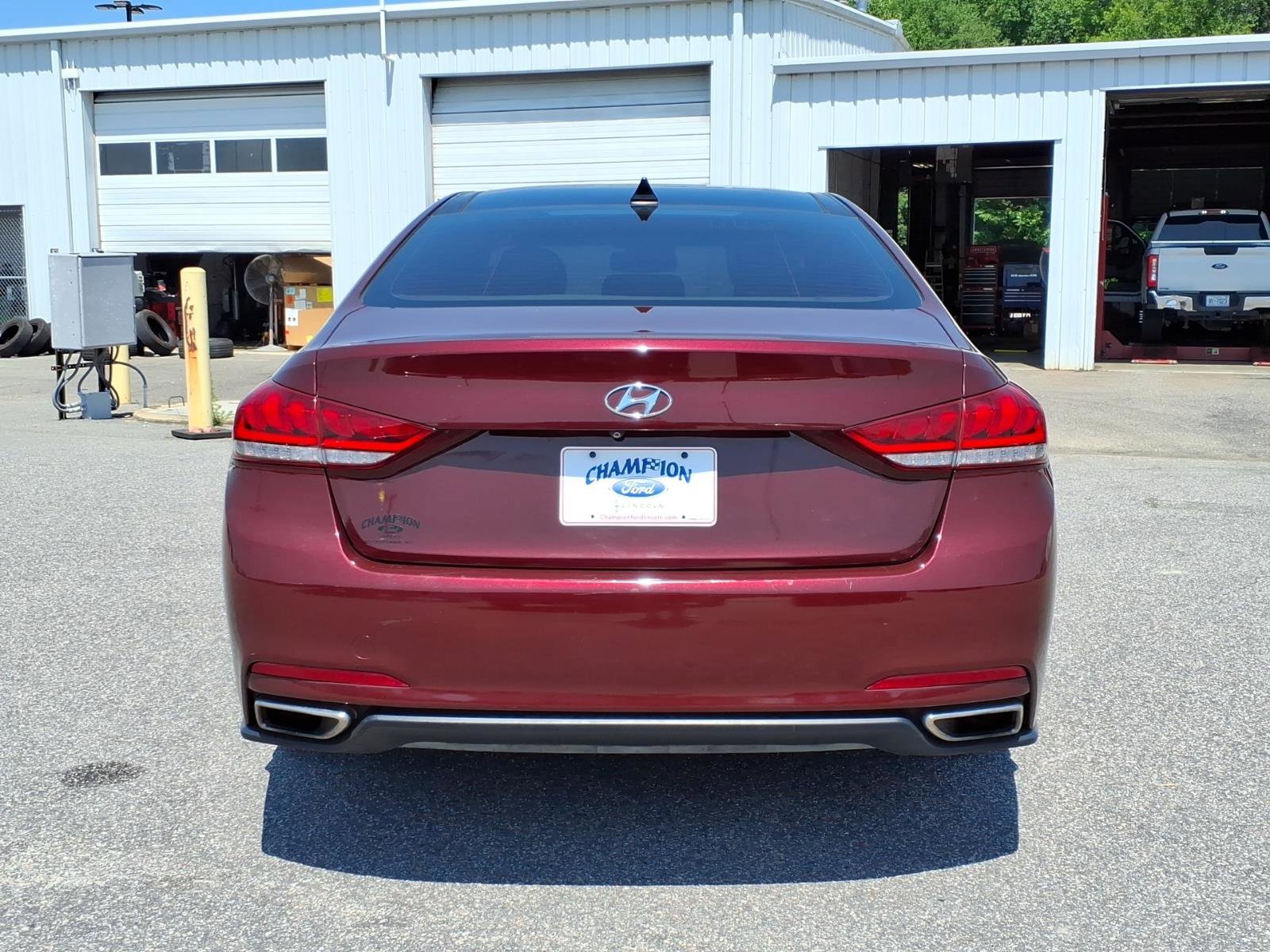 Used 2015 Hyundai Genesis 3.8 w/ Option Group 02 RWD image 25