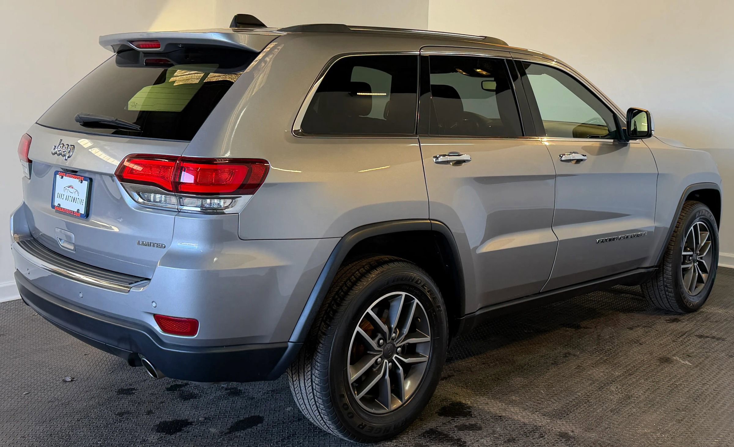 Used 2020 Jeep Grand Cherokee Limited w/ Luxury Group II image 6