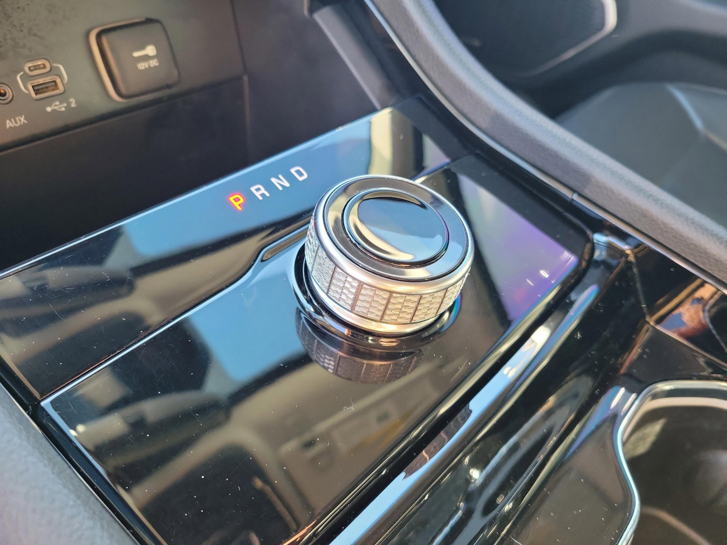 Used 2023 Jeep Grand Cherokee L Limited w/ Black Appearance Package image 34