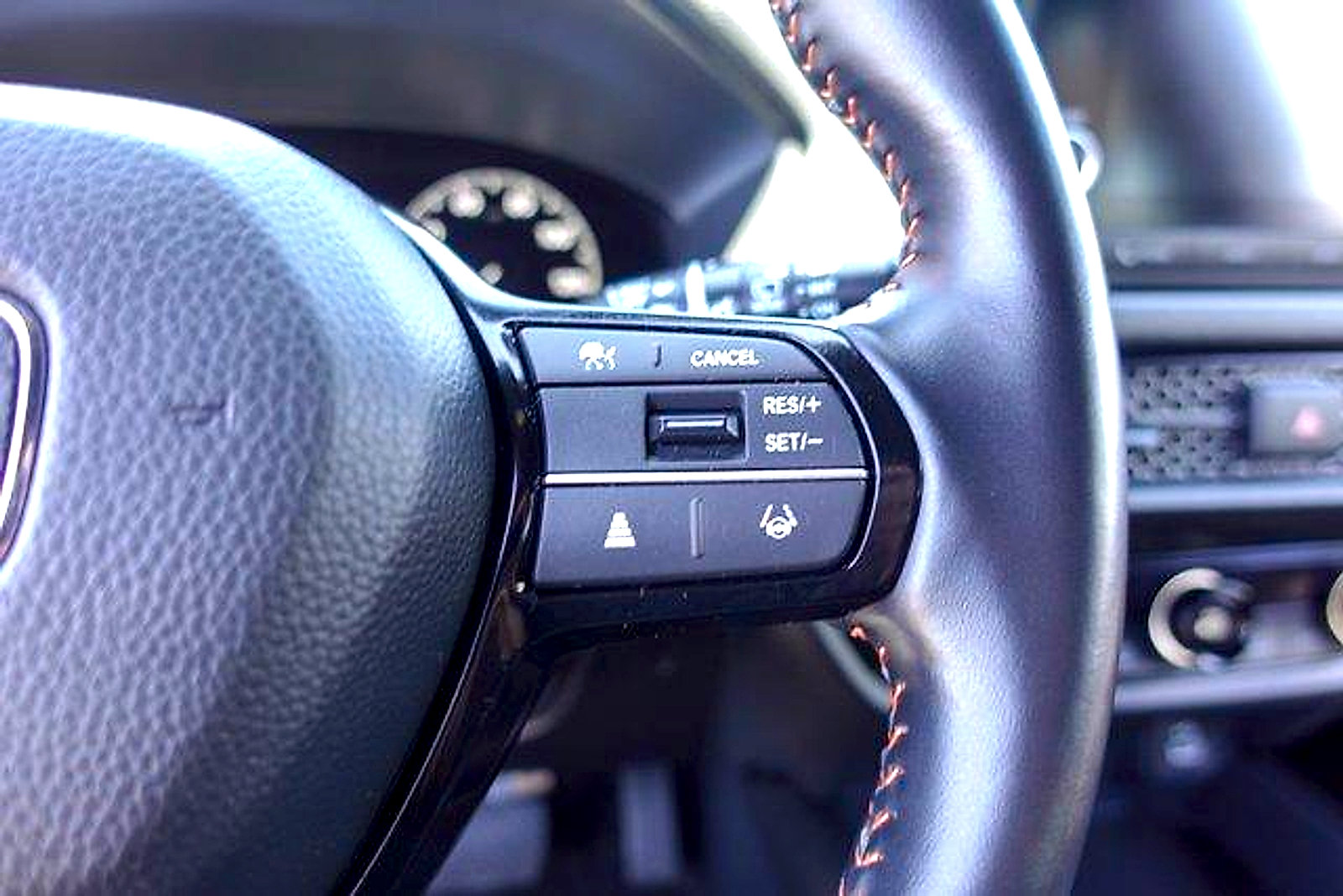 Used 2025 Honda HR-V Sport image 14