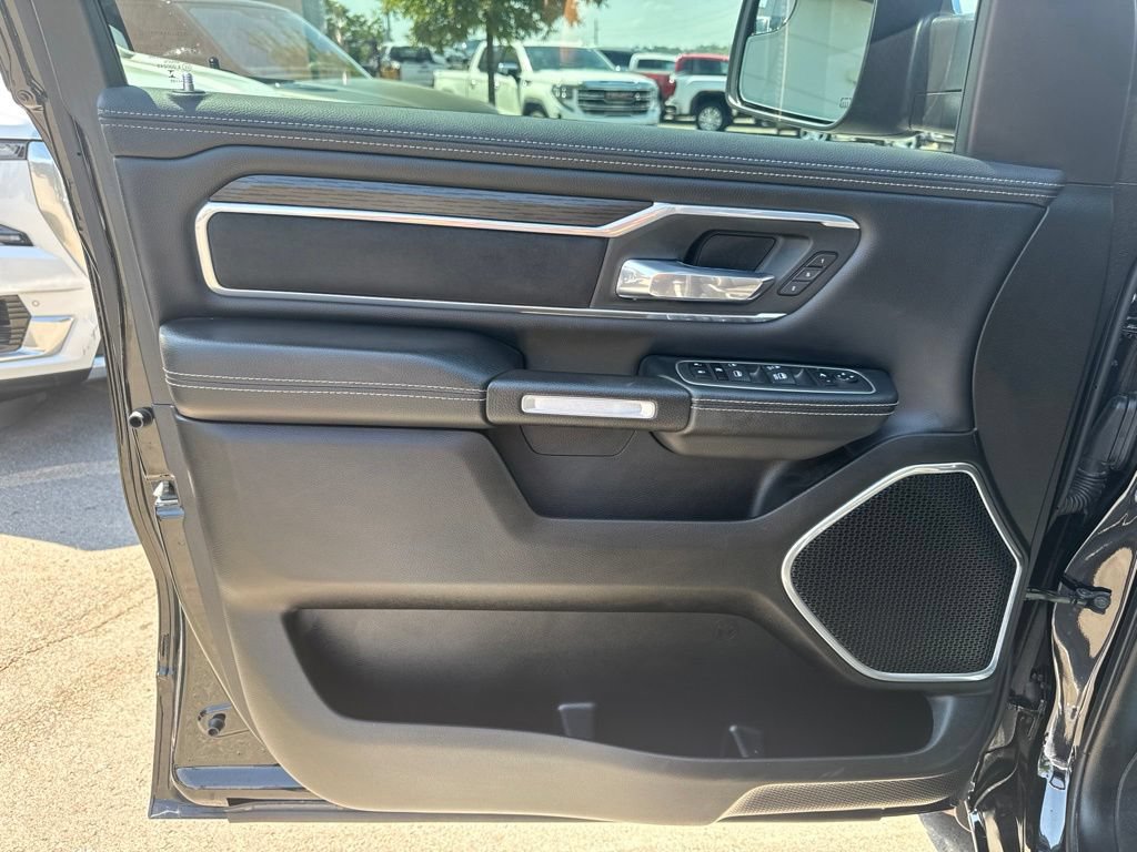 Used 2023 RAM 1500 Laramie AWD/4WD image 10